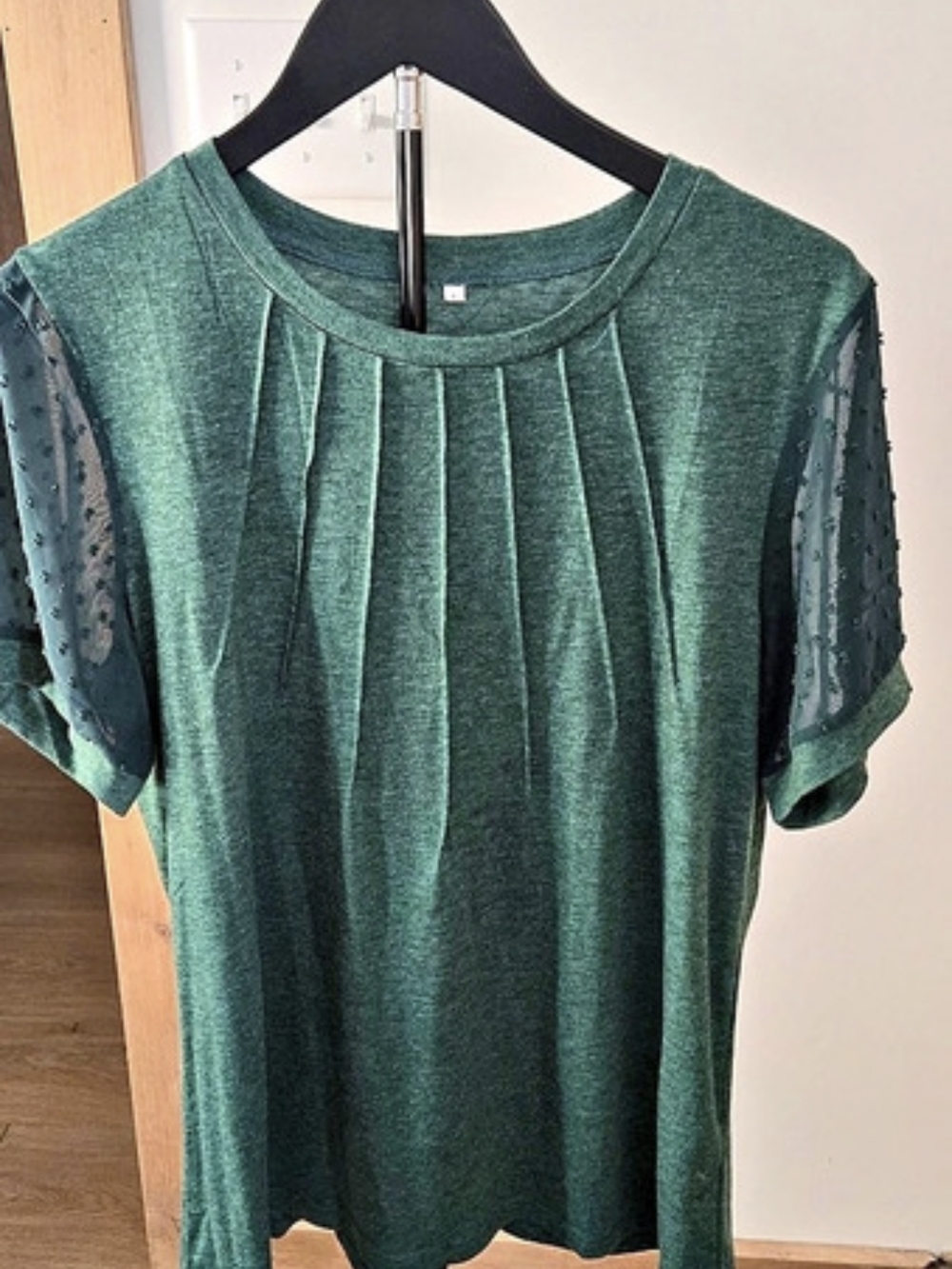 Pleated Green Short Sleeve Top Size Large Like New